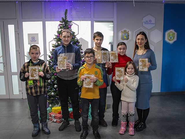 Мастер-класс по созданию новогодней открытки провели в «Кванториуме» Невинномысска