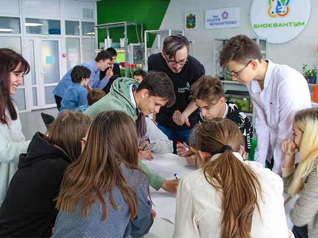 На экскурсиях по «Кванториуму» школьники Невинномысска знакомились с чемпионатом WorldSkills