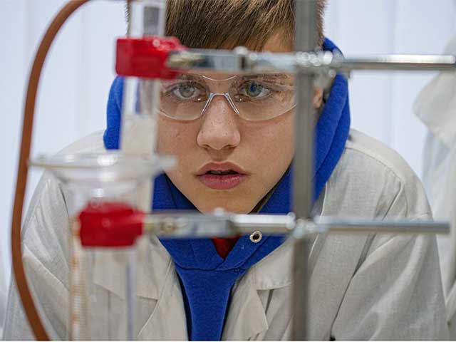 Завесу тайн химии приоткрыли невинномысские школьники