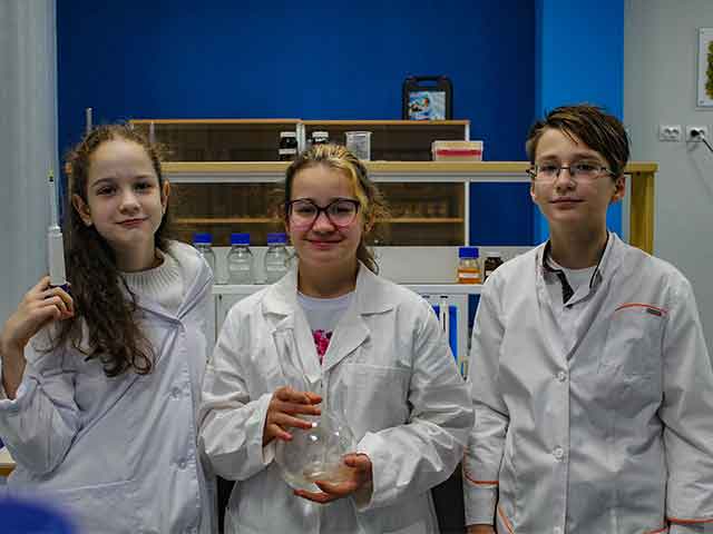 Юные химики Невинномысска погрузились в мир нанотехнологий