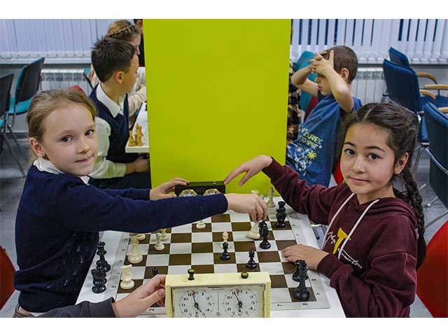 Школьники Невинномысска вновь сразились в шахматном поединке в «Кванториуме»