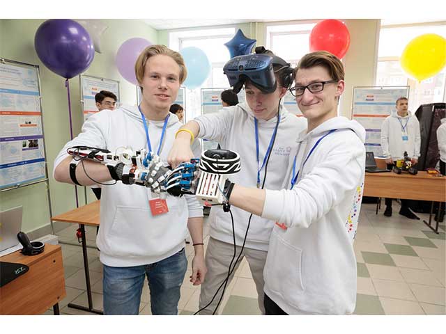 Время быть первыми: юные таланты Ставрополья могут представить свои проекты на ДНК-2024